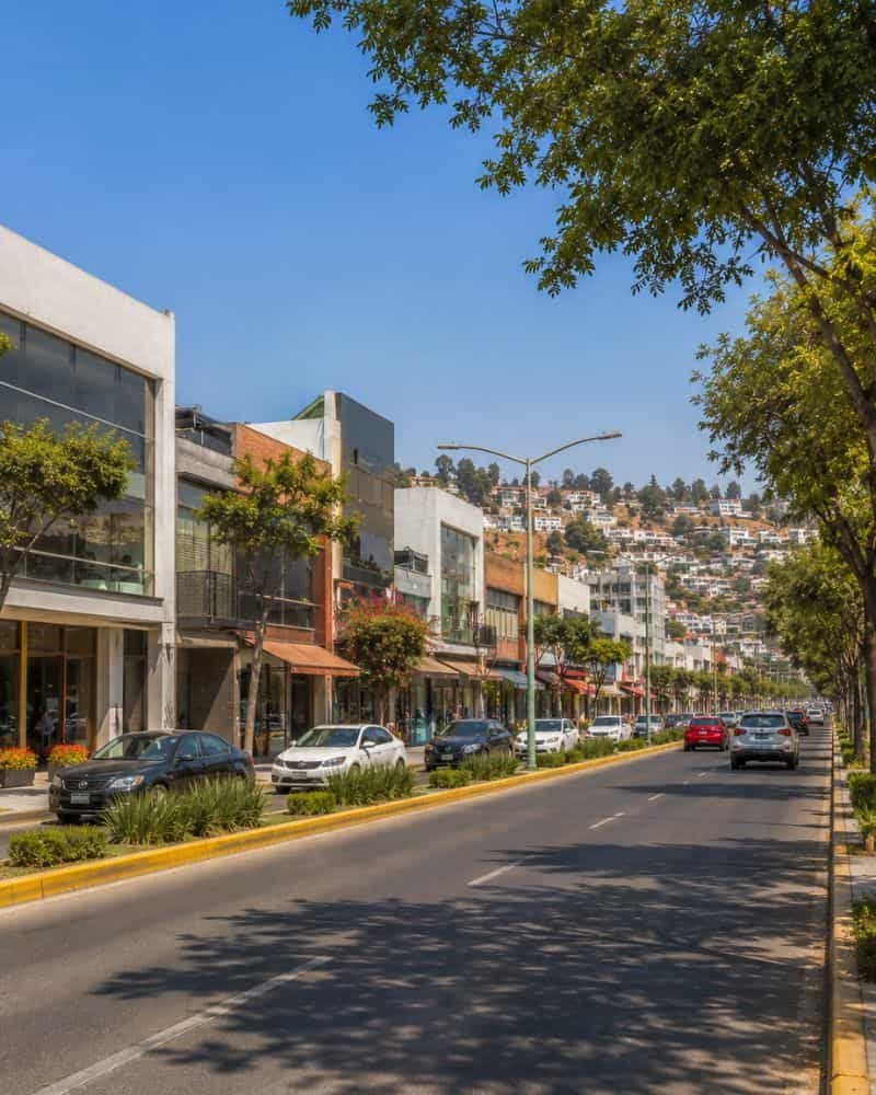 Corredor comercial sobre Boulevard Ignacio Zaragoza en Atizapán de Zaragoza
